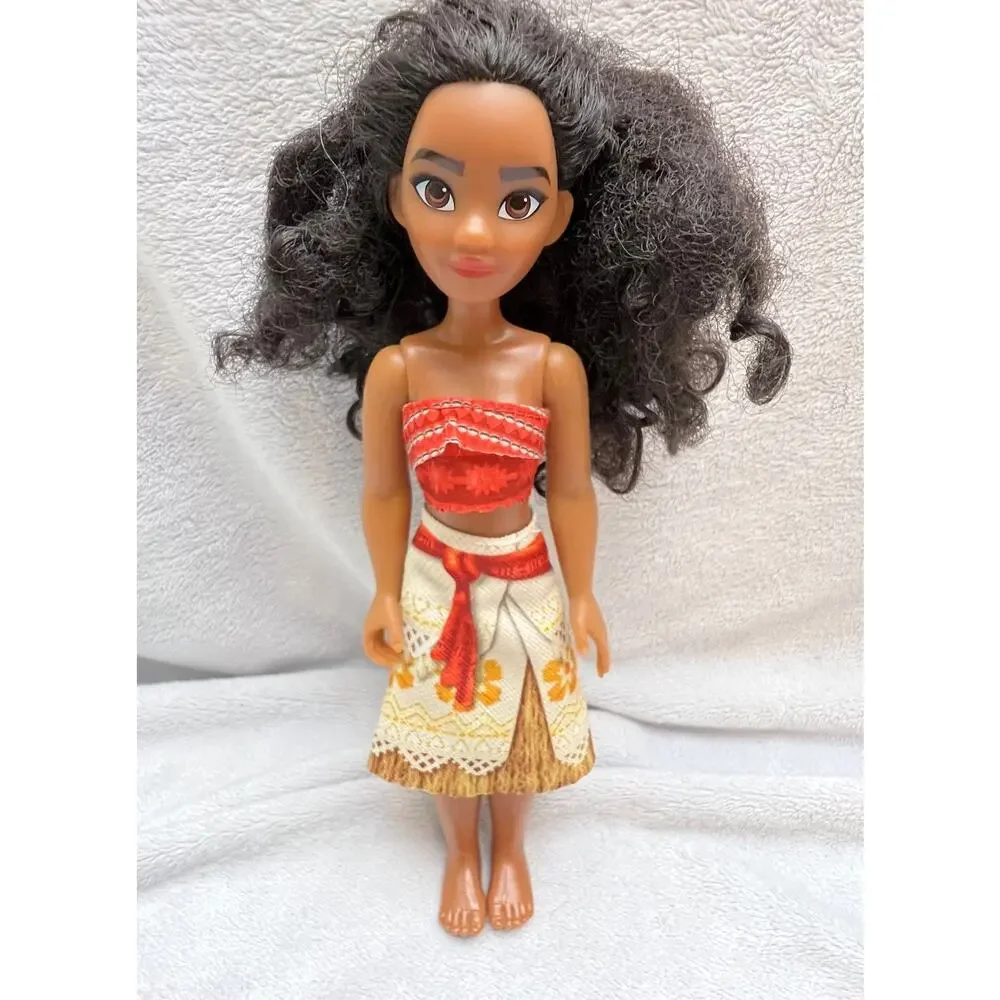 2015 Hasbro Moana Doll – 10” Tall, Good Condition, Messy‎ Hair